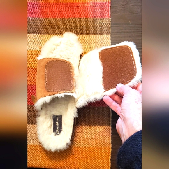 Eddie Bauer unisex adjustable suede lambswool slippers - Picture 4 of 4